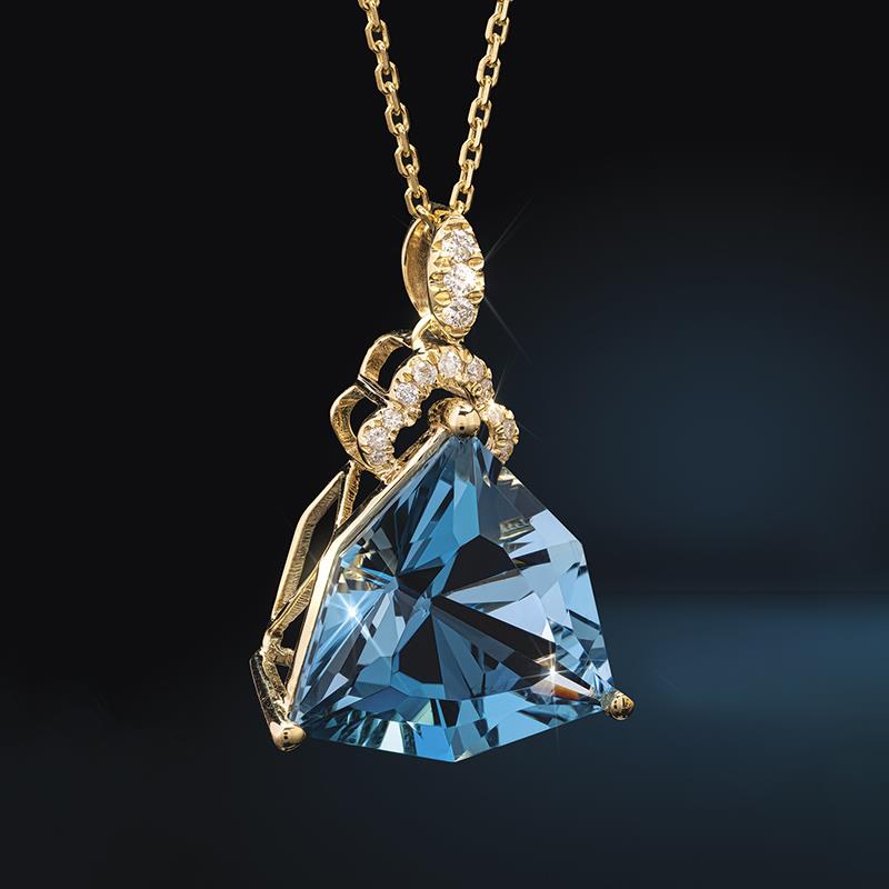 14k Gold Diver's London Blue Topaz Necklace (13.03 ctw)