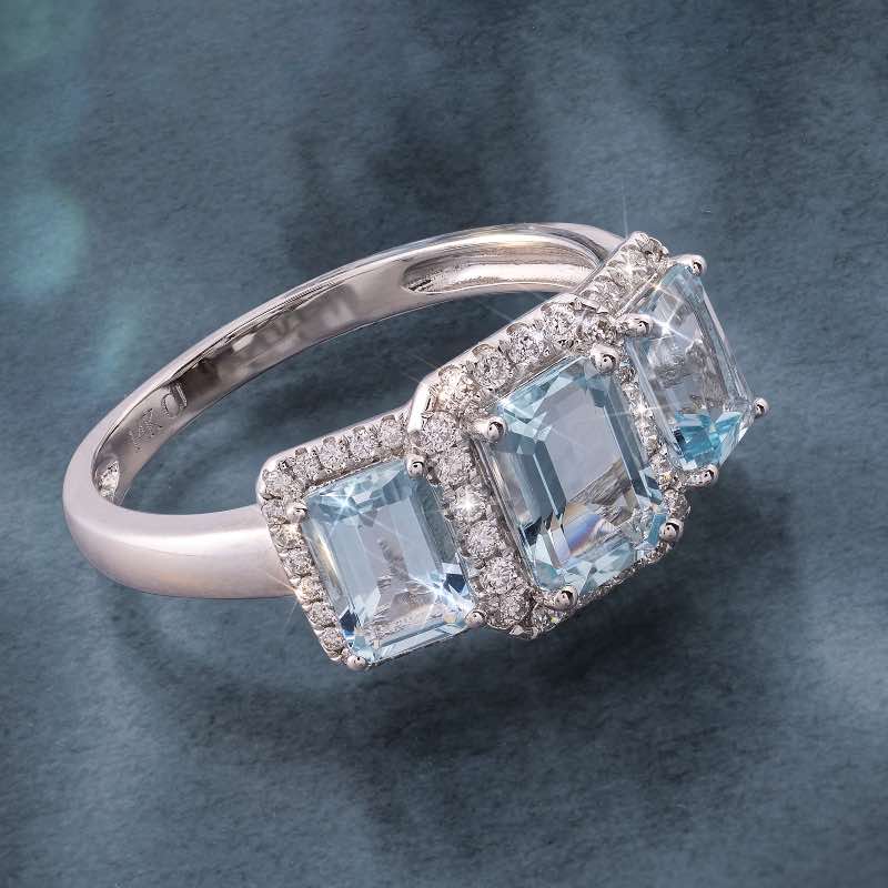 14k White Gold Aquamarine and Diamond Ring