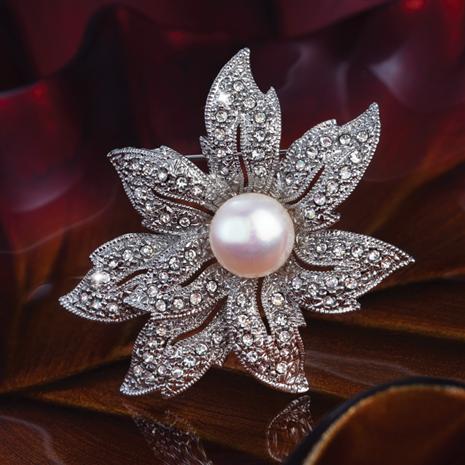 Heirloom Pearl Brooch | Yaxo